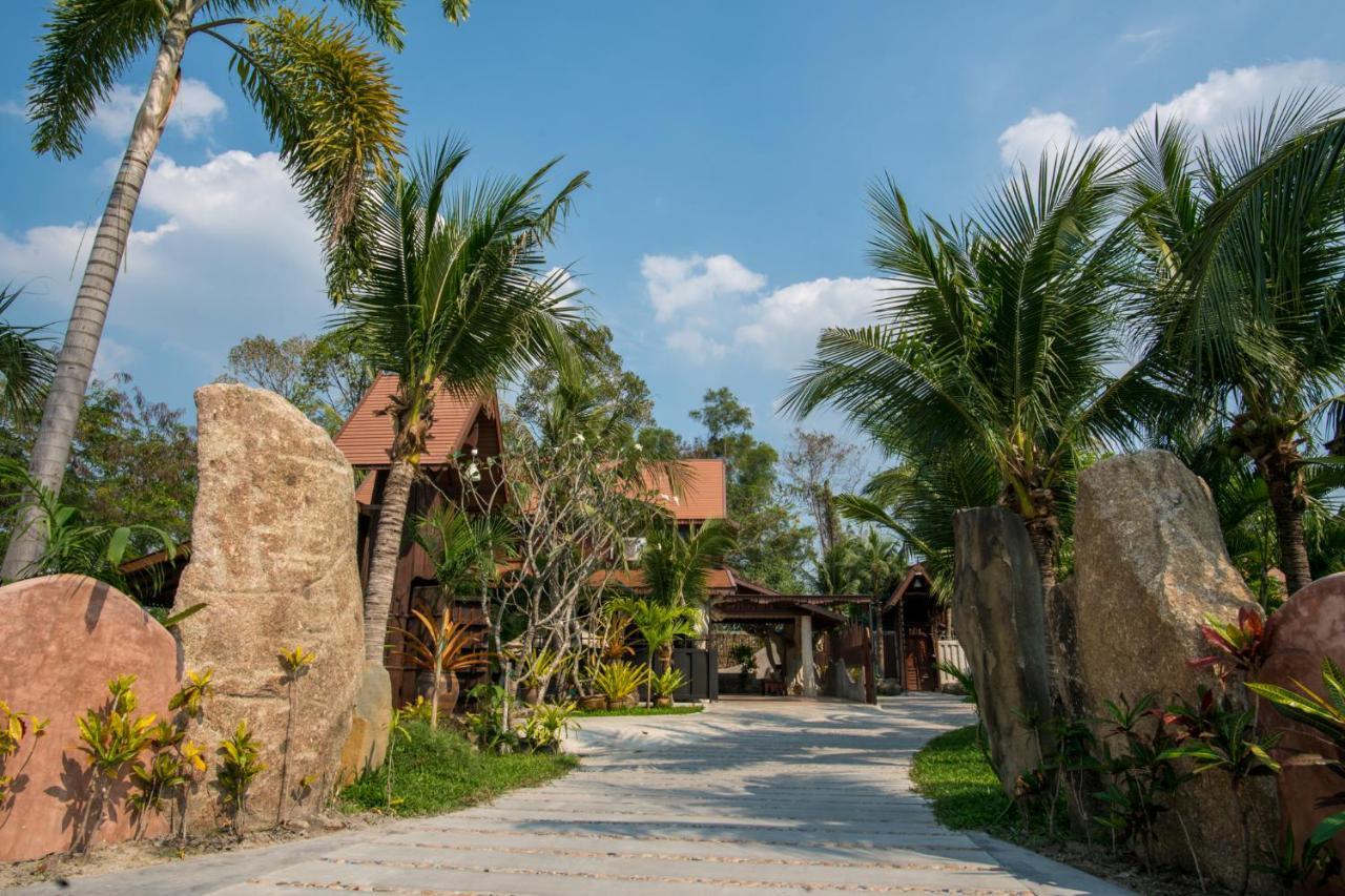 Suankaew​ Art​ Hostel​ Chonburi Eksteriør bilde